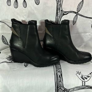 Sorel After Hours Chelsea heeled leather booties